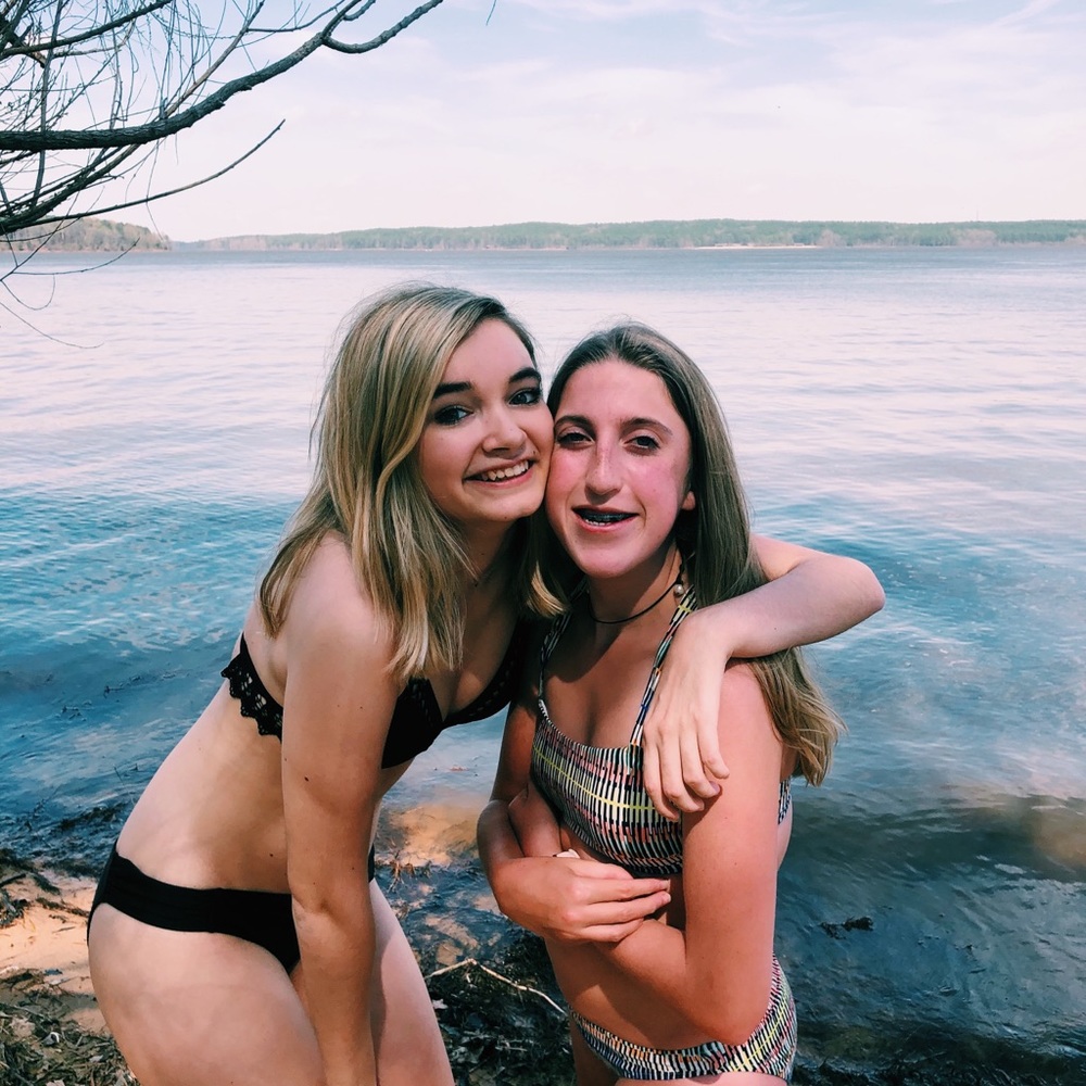 Meet your Posher, Claire